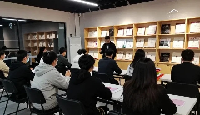 美容技术操作中的常见误区与维护建议